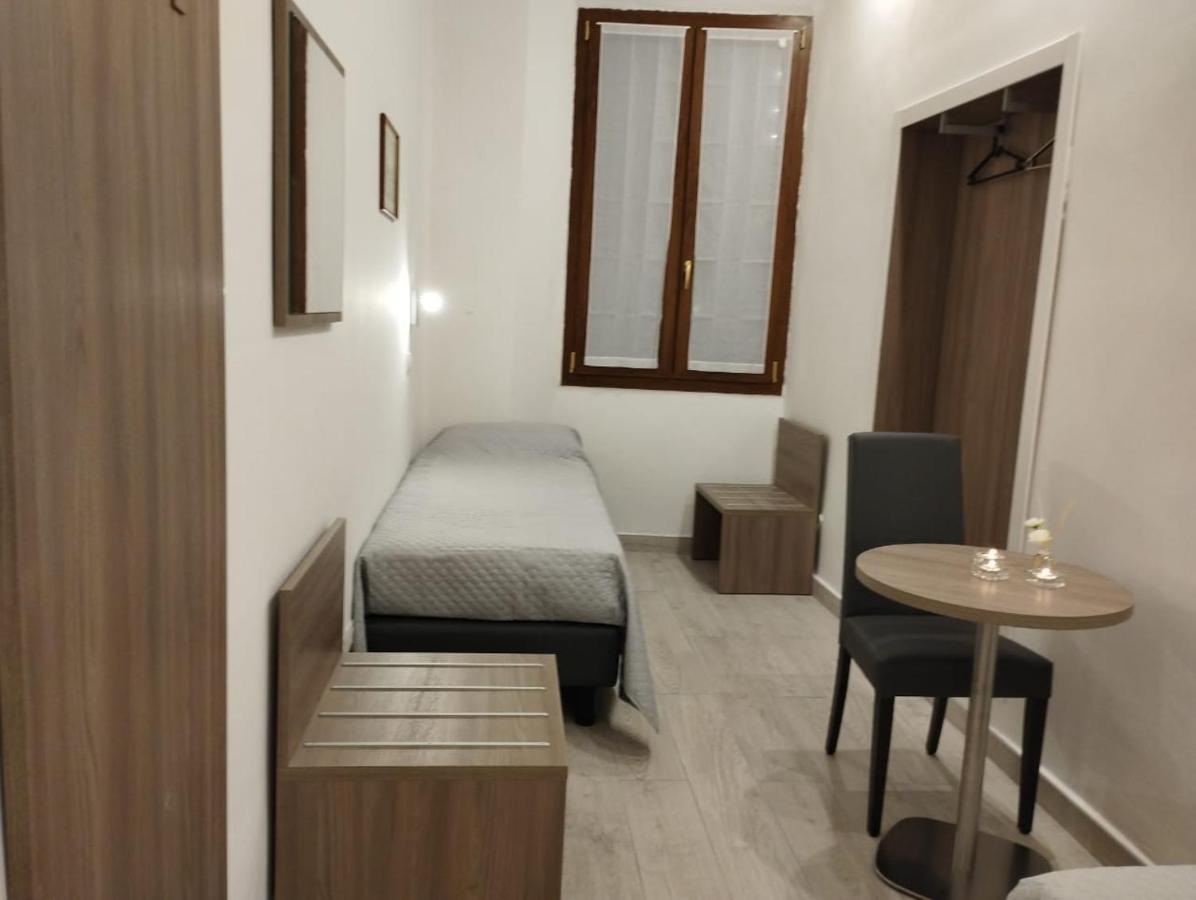Holiday Rooms Florence Exterior photo